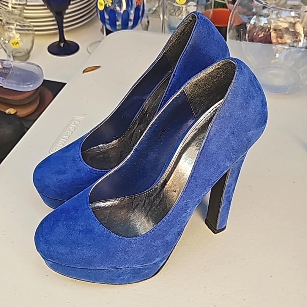 Charlotte Russe Blue Suede Platform Heels (size 6)